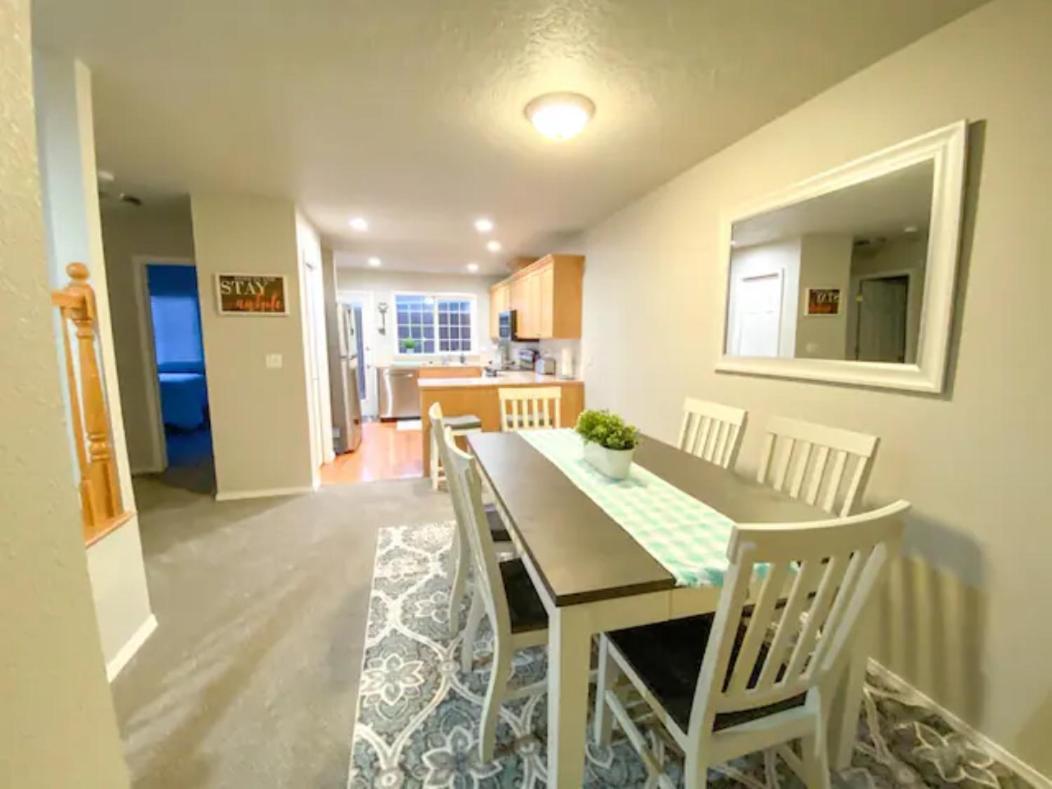 The Getaway Se Boise Condo Across The Street From Greenbelt, Bown Crossing And Boise River 3Bd 3Bath, 4 Beds! Lovely, Homey, Dining Table Seats 6 エクステリア 写真