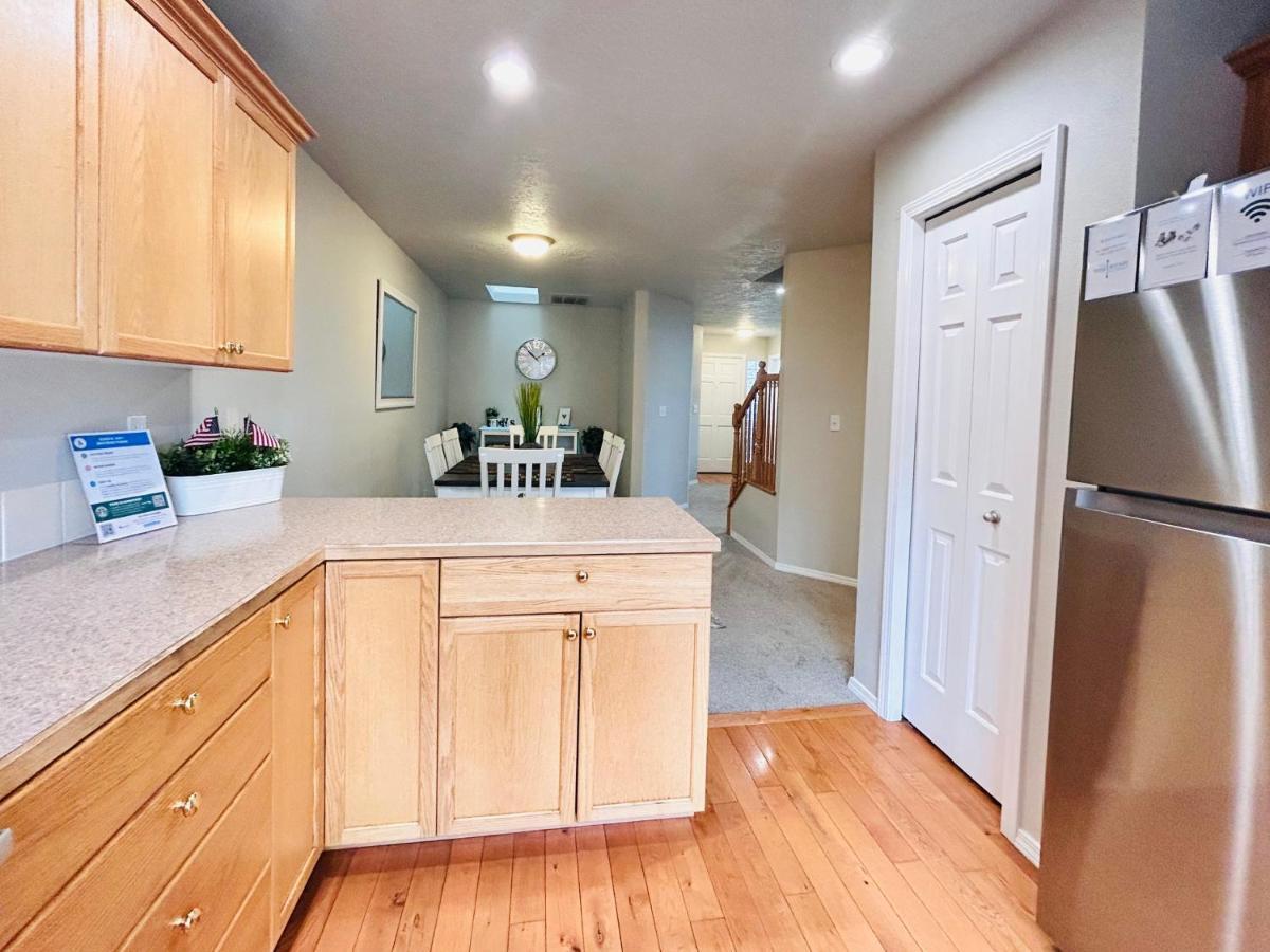 The Getaway Se Boise Condo Across The Street From Greenbelt, Bown Crossing And Boise River 3Bd 3Bath, 4 Beds! Lovely, Homey, Dining Table Seats 6 エクステリア 写真