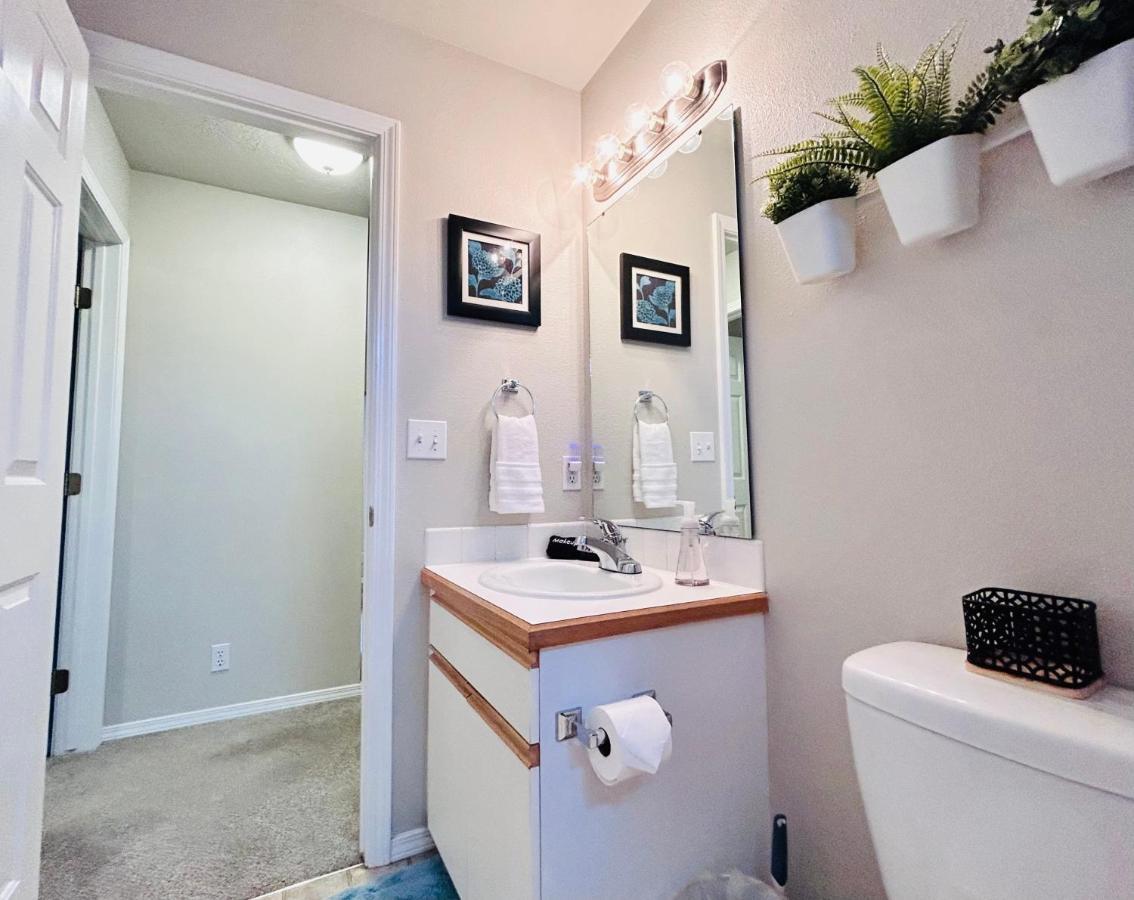 The Getaway Se Boise Condo Across The Street From Greenbelt, Bown Crossing And Boise River 3Bd 3Bath, 4 Beds! Lovely, Homey, Dining Table Seats 6 エクステリア 写真
