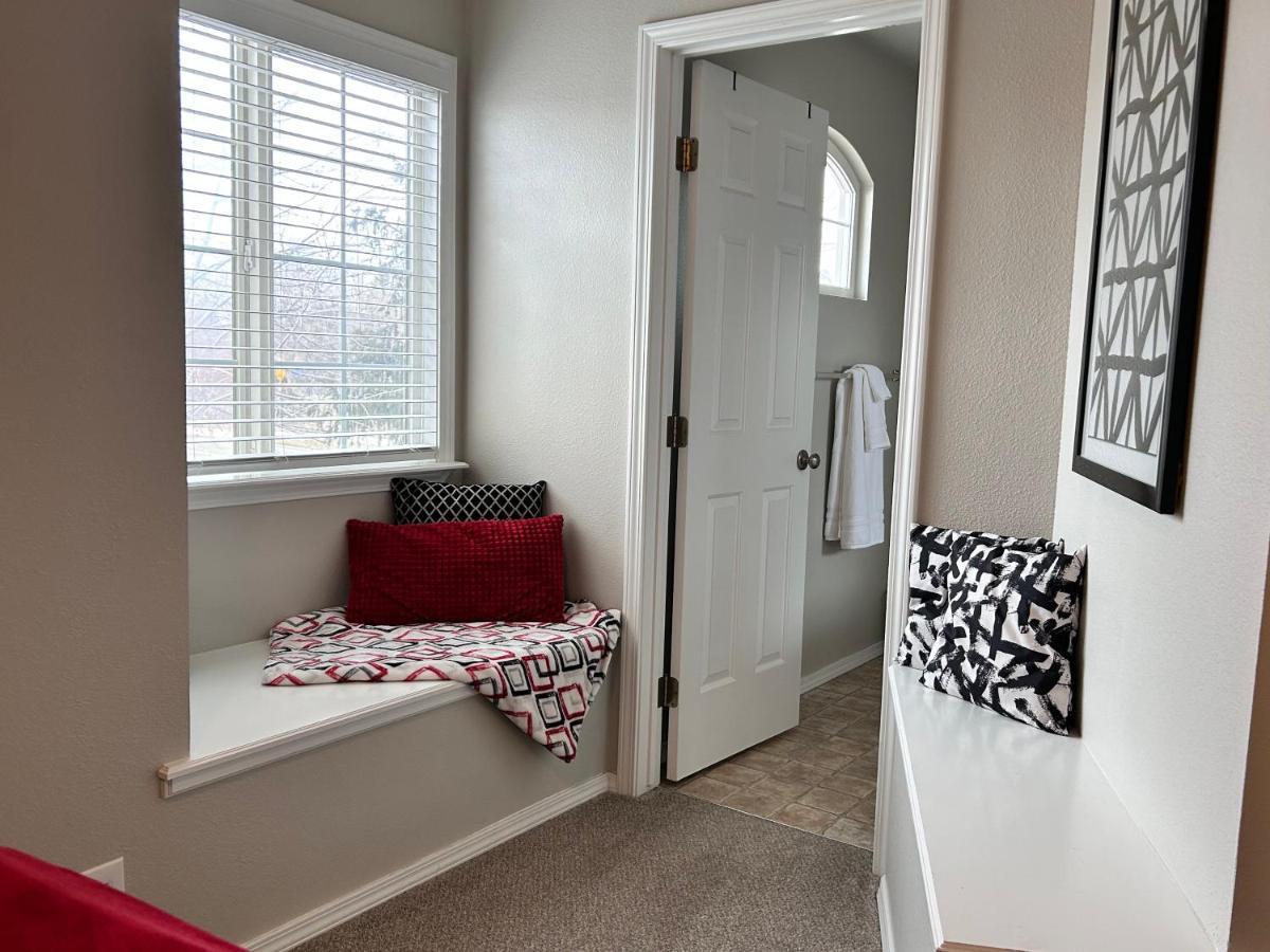 The Getaway Se Boise Condo Across The Street From Greenbelt, Bown Crossing And Boise River 3Bd 3Bath, 4 Beds! Lovely, Homey, Dining Table Seats 6 エクステリア 写真