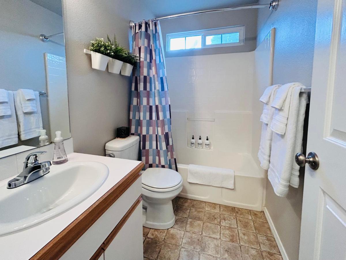 The Getaway Se Boise Condo Across The Street From Greenbelt, Bown Crossing And Boise River 3Bd 3Bath, 4 Beds! Lovely, Homey, Dining Table Seats 6 エクステリア 写真