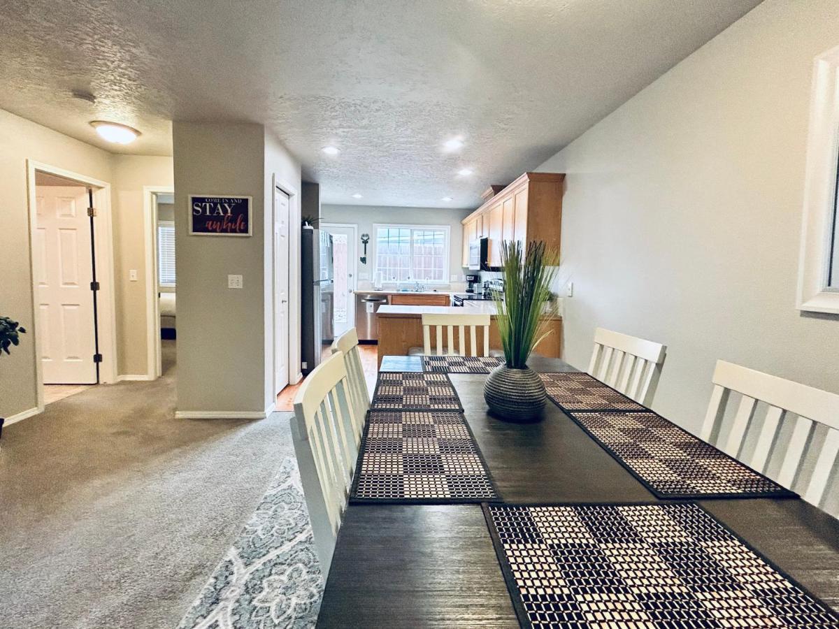 The Getaway Se Boise Condo Across The Street From Greenbelt, Bown Crossing And Boise River 3Bd 3Bath, 4 Beds! Lovely, Homey, Dining Table Seats 6 エクステリア 写真