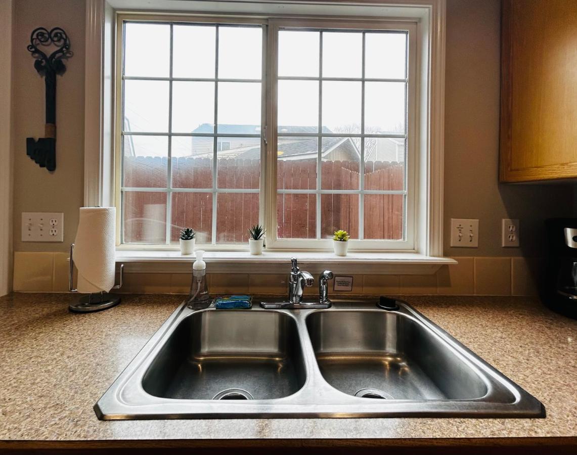 The Getaway Se Boise Condo Across The Street From Greenbelt, Bown Crossing And Boise River 3Bd 3Bath, 4 Beds! Lovely, Homey, Dining Table Seats 6 エクステリア 写真